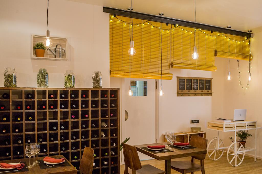 Hostal La Creu Мора-д'Ебре Екстер'єр фото