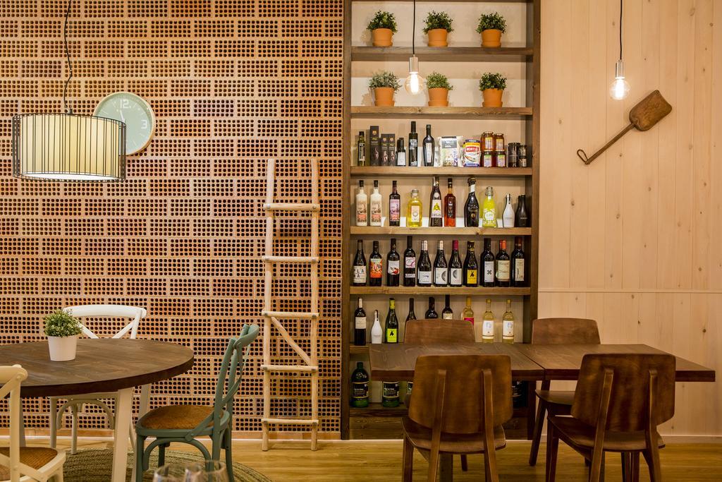 Hostal La Creu Мора-д'Ебре Екстер'єр фото