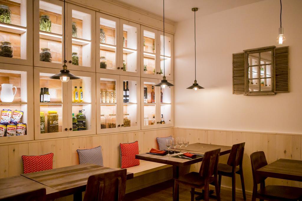 Hostal La Creu Мора-д'Ебре Екстер'єр фото